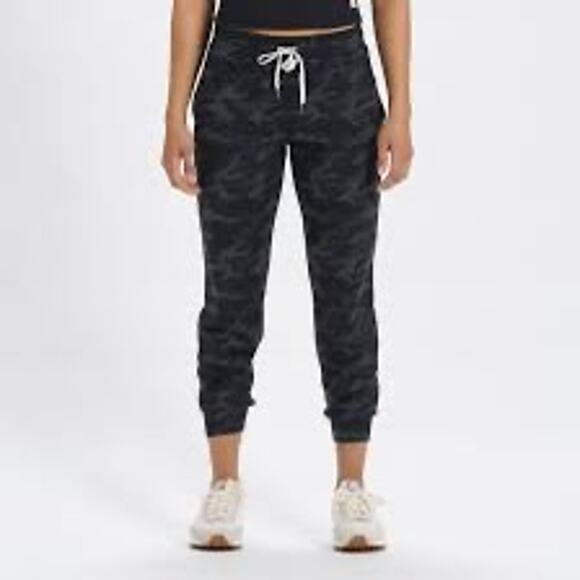 Vuori W Performance Black Camo Jogger Size Small - Picture 1 of 7